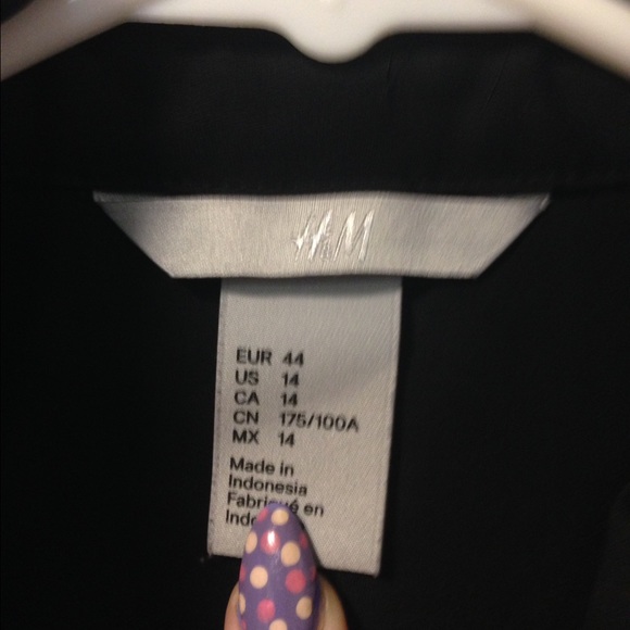 Button up - Picture 3 of 3