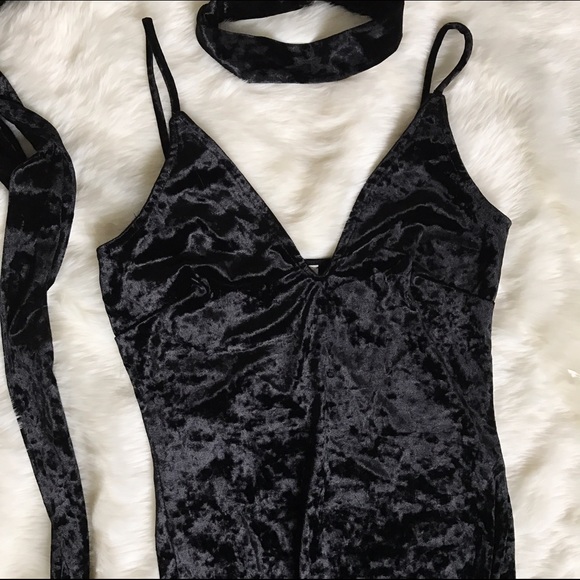 • Velvet Midi Dress • - Picture 3 of 4