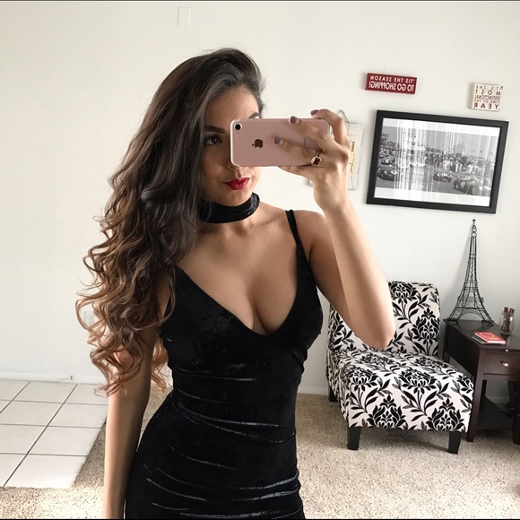 • Velvet Midi Dress • - Picture 4 of 4