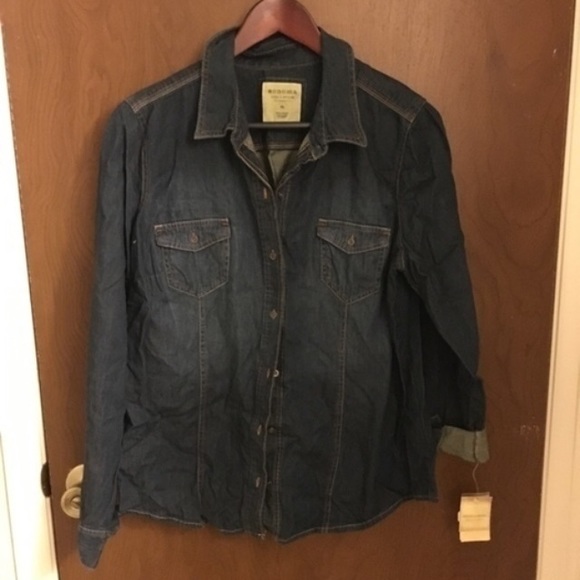 Sold Denim Button Down Chambray