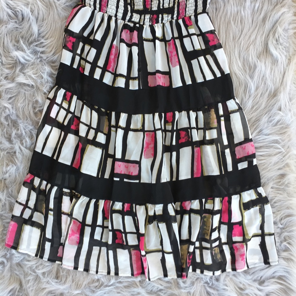 Patterned Dress - Picture 6 of 7