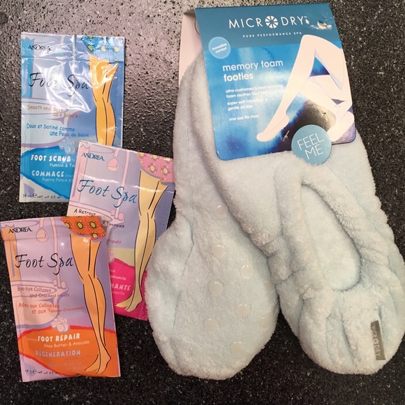 NWT Memory Foam Footies