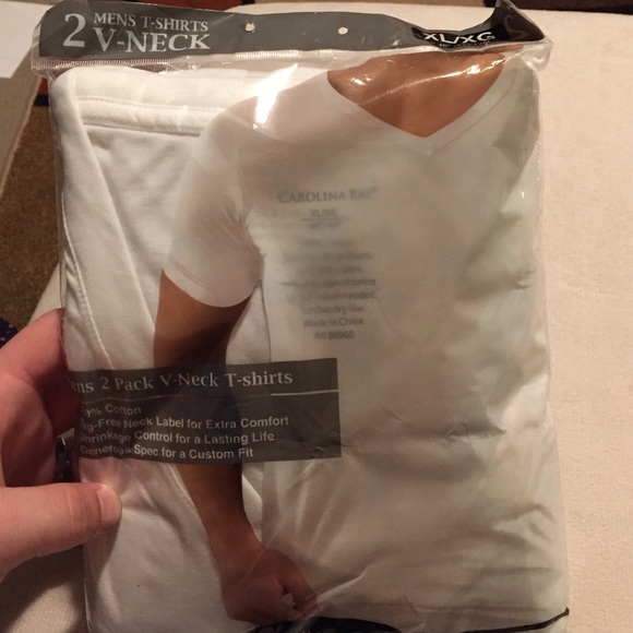 Carolina Bay Men's 2pk V-Neck T-Shirts SZ: XL