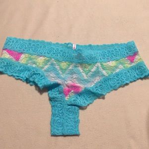 Victoria's Secret Extra Low Rise Cheekster SZ: S/P