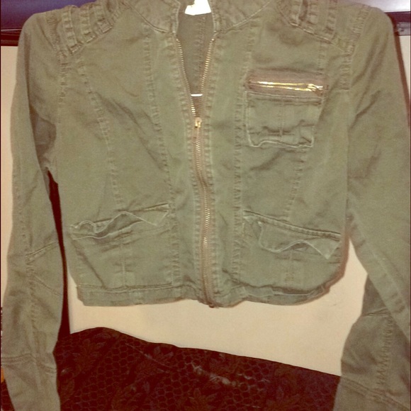 Green arm jacket purpler jacket