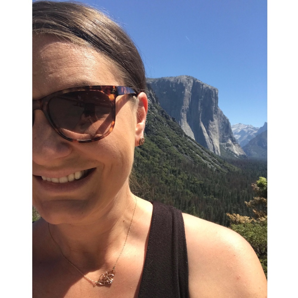 Meet your Posher, Elissha