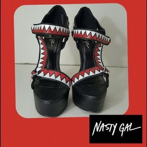 New Nasty Gal High Heels, size 9
