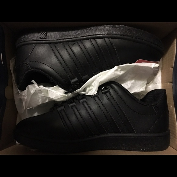 BNIB Kswiss Sneaks Size 2-1/2