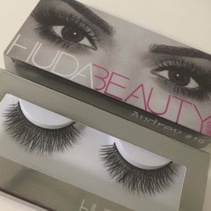 HUDA BEAUTY Audrey LASHES EYELASHES MAKE UP NEW