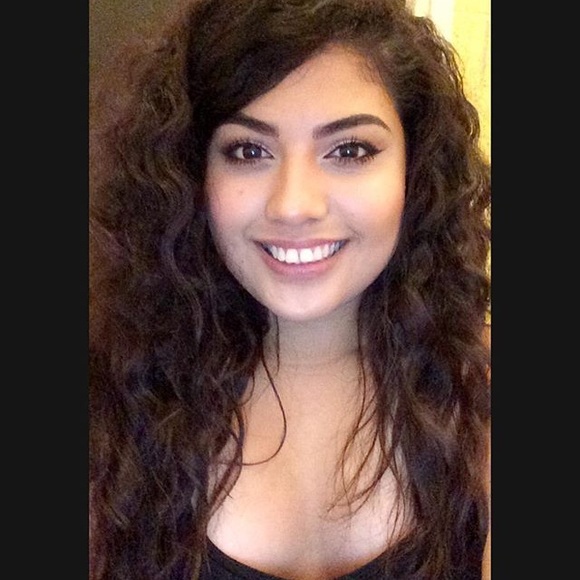 Meet your Posher, Daniela