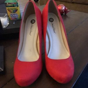 Michael antonio red pumps