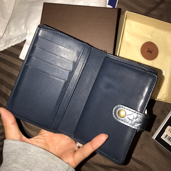 Louis Vuitton classic ladies bi-fold wallet - Picture 2 of 4