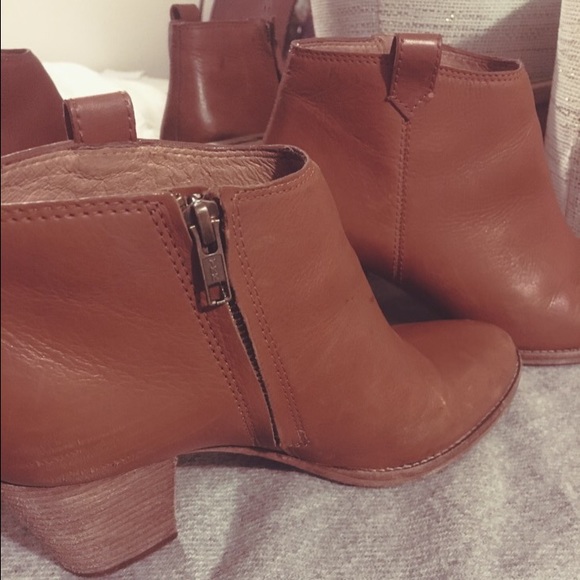 Shoes - Madewell Billie Boot
