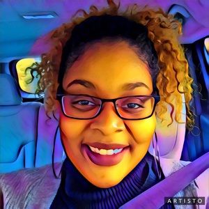 Meet your Posher, Denaysia