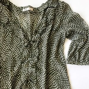 👑5/$25✨ Patterned Ruffle Blouse