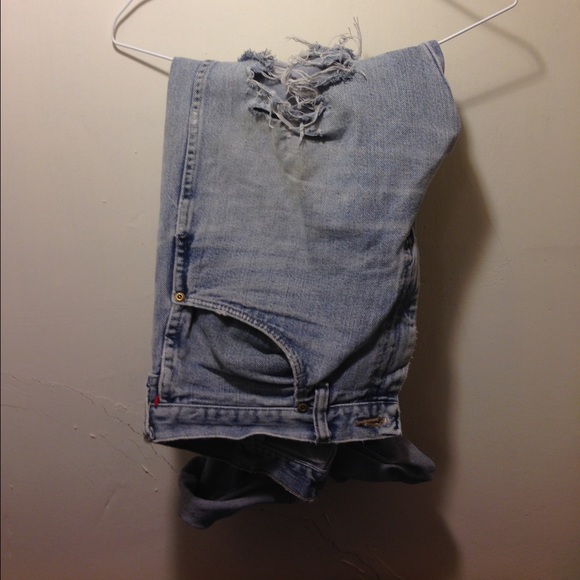 Distressed Wrangler Boyfriend jeans