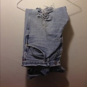 Distressed Wrangler Boyfriend jeans