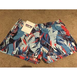 Patagonia Barely Baggies Shorts, Size Medium