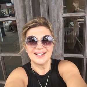 Meet your Posher, Angelina