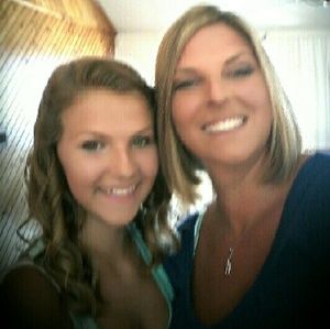 Meet your Posher, Courtney