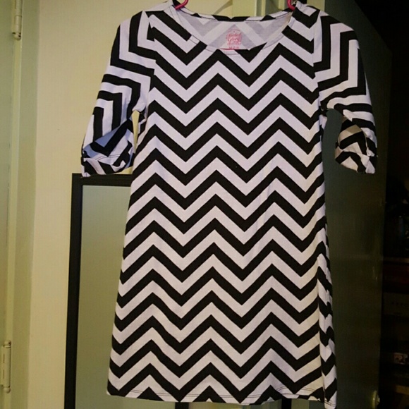 Adorable chevron dress.