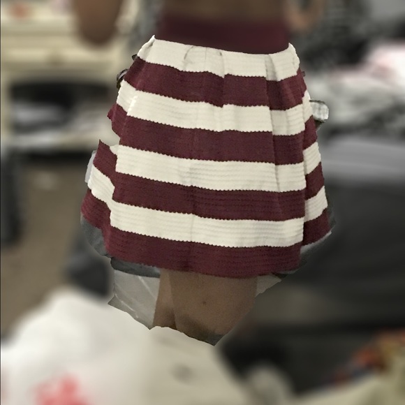 Savoy scallop high waist red &white striped skirt - Picture 2 of 2
