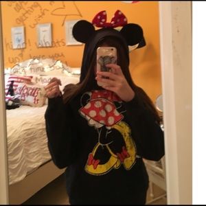 Minnie sweatshirt😍