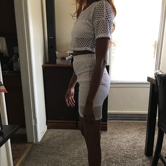 White mesh skirt & crop top set size Small - Picture 3 of 3