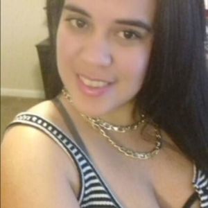 Meet your Posher, Yanet