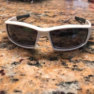 Canteen Oakley sunglasses