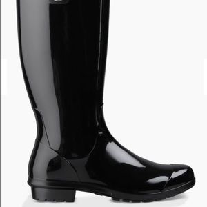 UGG rain boots brand new with out tags
