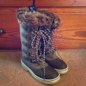 NWT boots with fur top!
