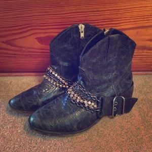 Steve Madden-Short bling cowgirl boots!