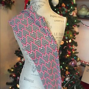 LulaRoe one size leggings fits size 0-12