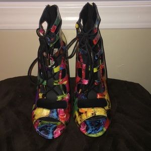 Multicolored Steven Madden Pumps!!
