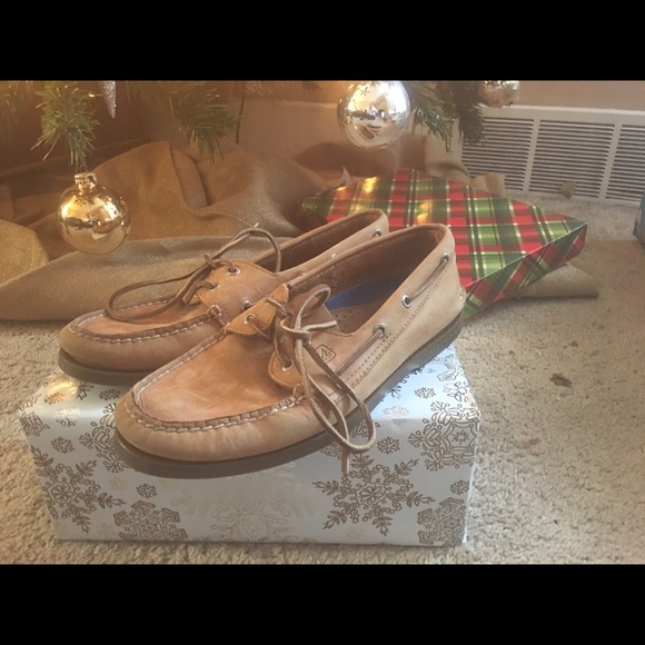 Almost- New Men's Sperrys