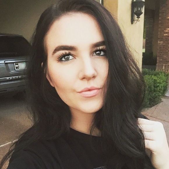 Meet your Posher, Jillian - Picture 1 of 1