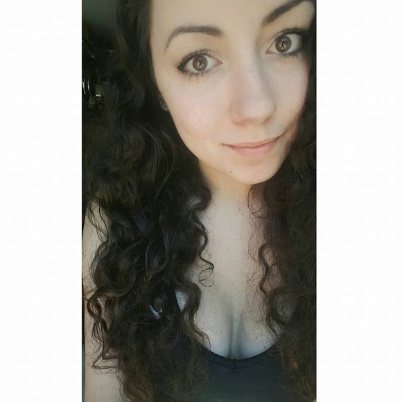 Meet your Posher, Haley - Picture 1 of 1