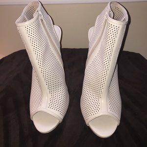 Aldo killer pumps!!