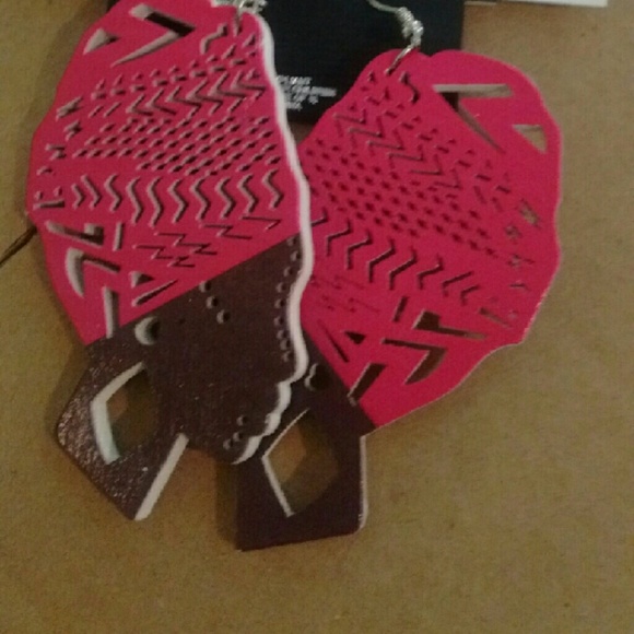 Pierced Earrings - Picture 3 of 3