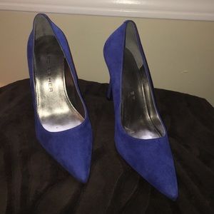 Marc Fisher suede pumps!!