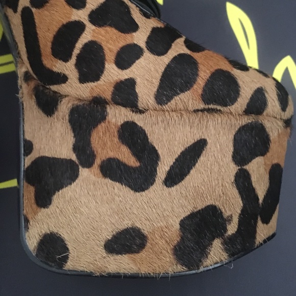 Heels - Picture 3 of 4