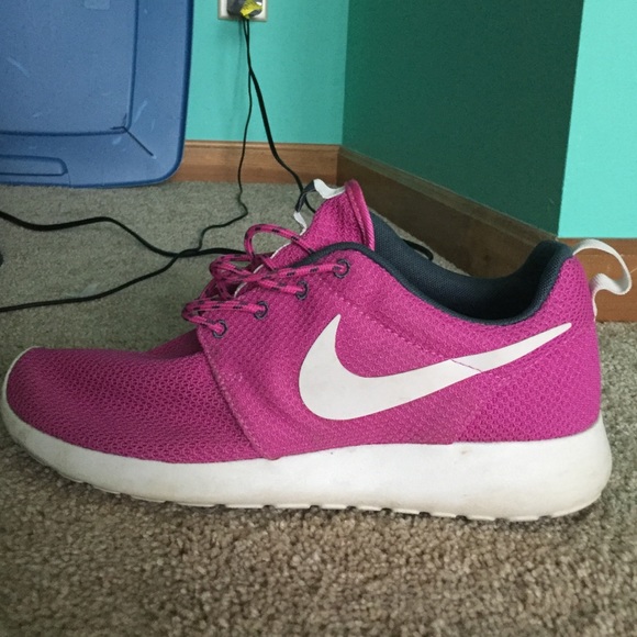 Nike Roshes brand new