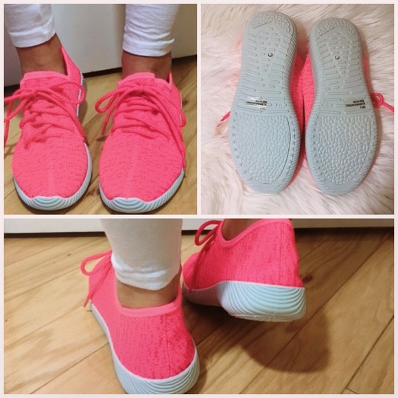 LAST PAIR! Fly Knit Sneakers - Picture 4 of 6