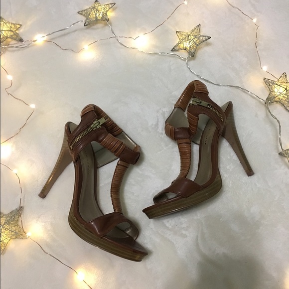 Charlotte Russe tan heels - Picture 1 of 4