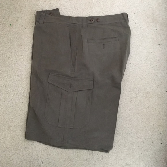 Bobby Chan shorts, silk/cotton, olive green, 36 - Picture 1 of 4