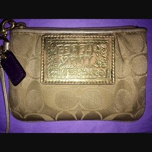 xxxSOLDxxx  Authentic Coach Poppy Wristlet