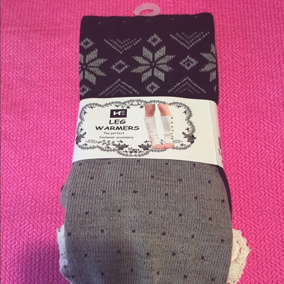 **(1) NEW pair of leg warmers