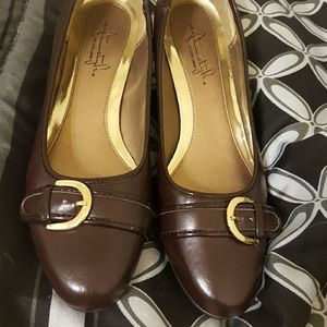 Brown dress shoes