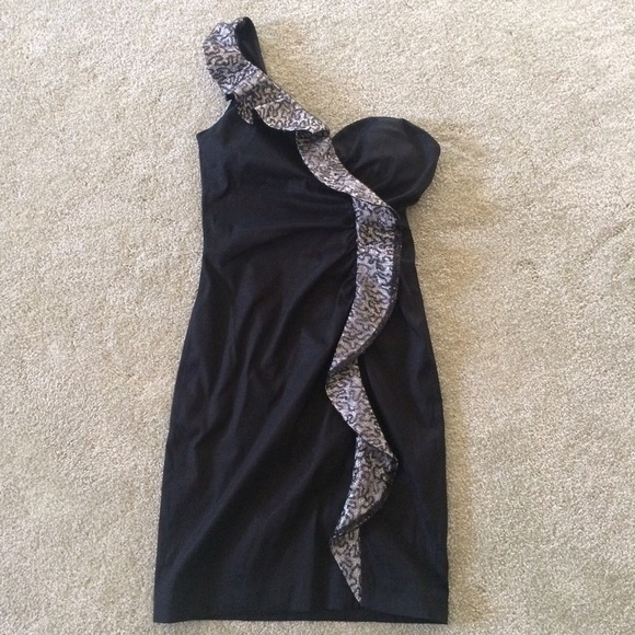One Shoulder Fitted Formal Black Dress
